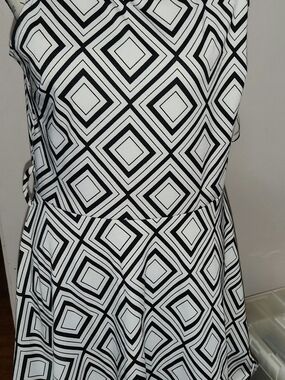 Connection 18 L Black & White Geo Fit & Flare Dress